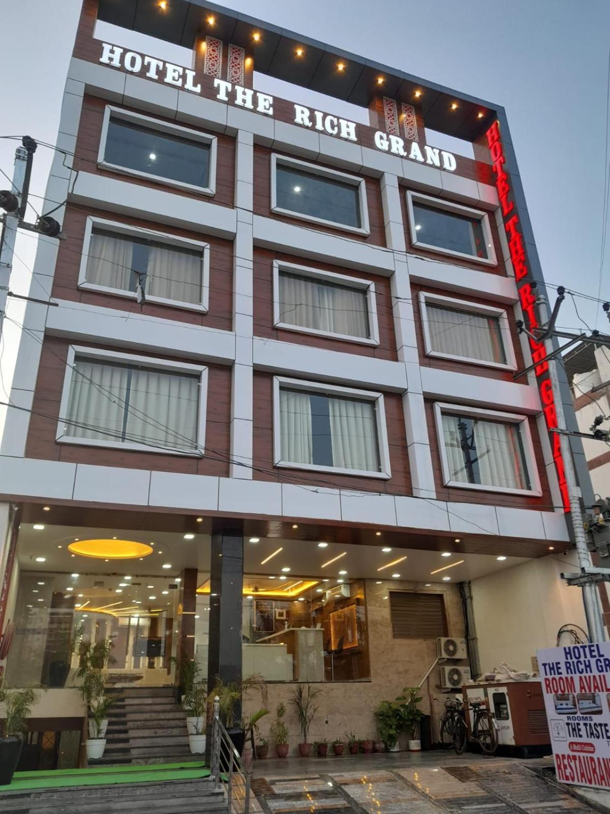 Hotel Taste Of India อัครา ภายนอก รูปภาพ